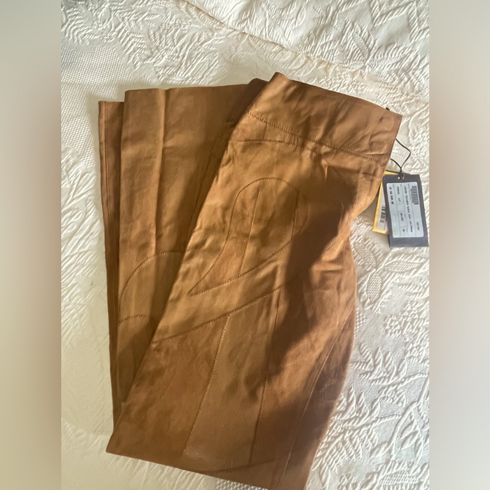 Fendi suede leather goat ladies trousers. Size 40 tan